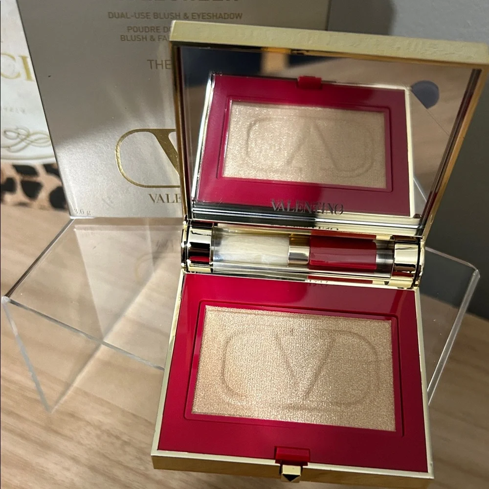 Valentino Eye2Cheek Dual-Use Blush & Eyeshadow – Gold